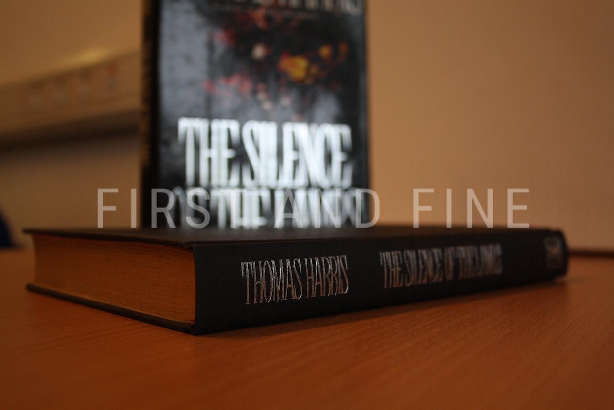 Harris, Thomas (1988) 'The Silence of the Lambs', UK signed first edition - Image 8