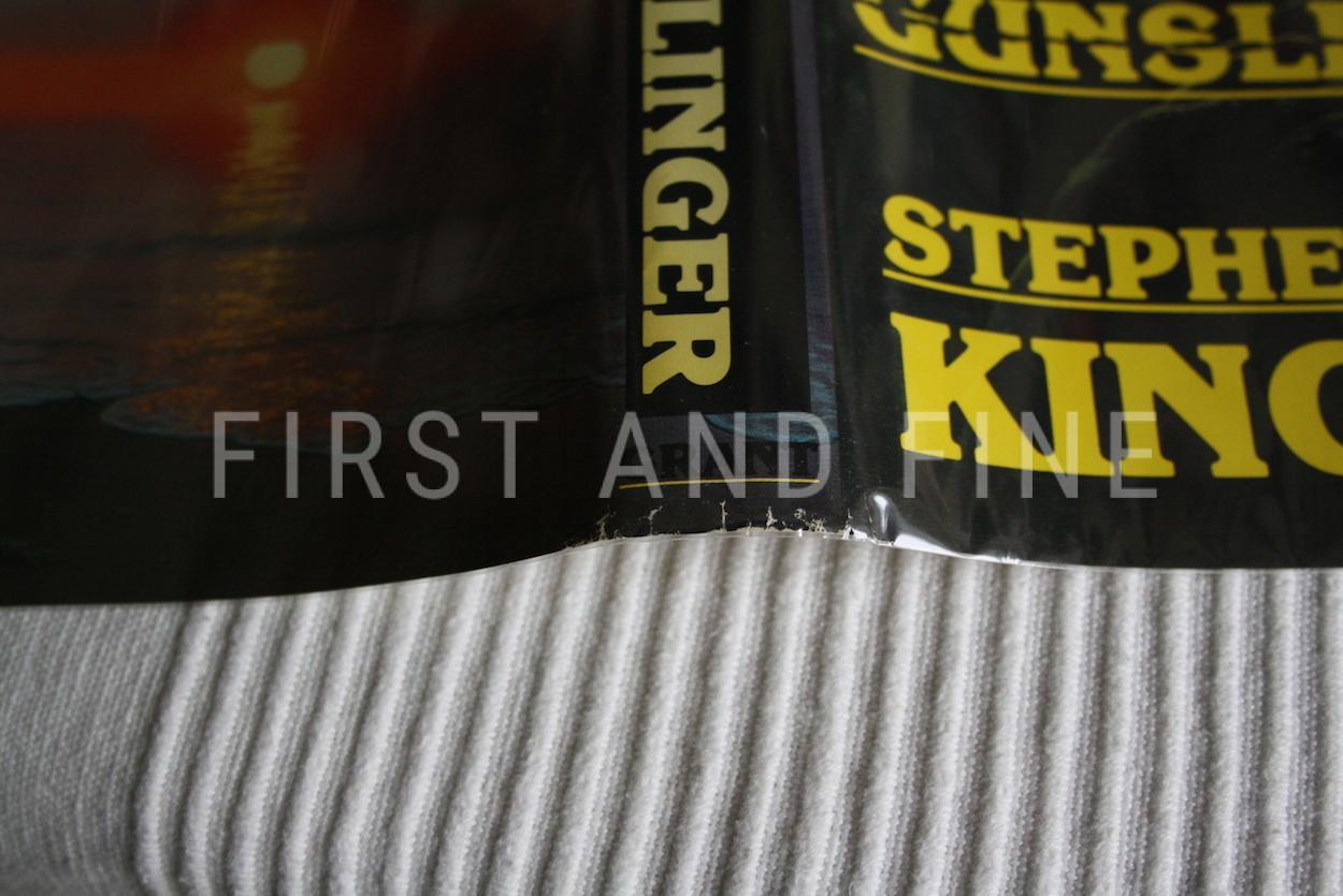 King, Stephen (1982) 'The Dark Tower: the Gunslinger', artist signed first edition + King signature - Image 12