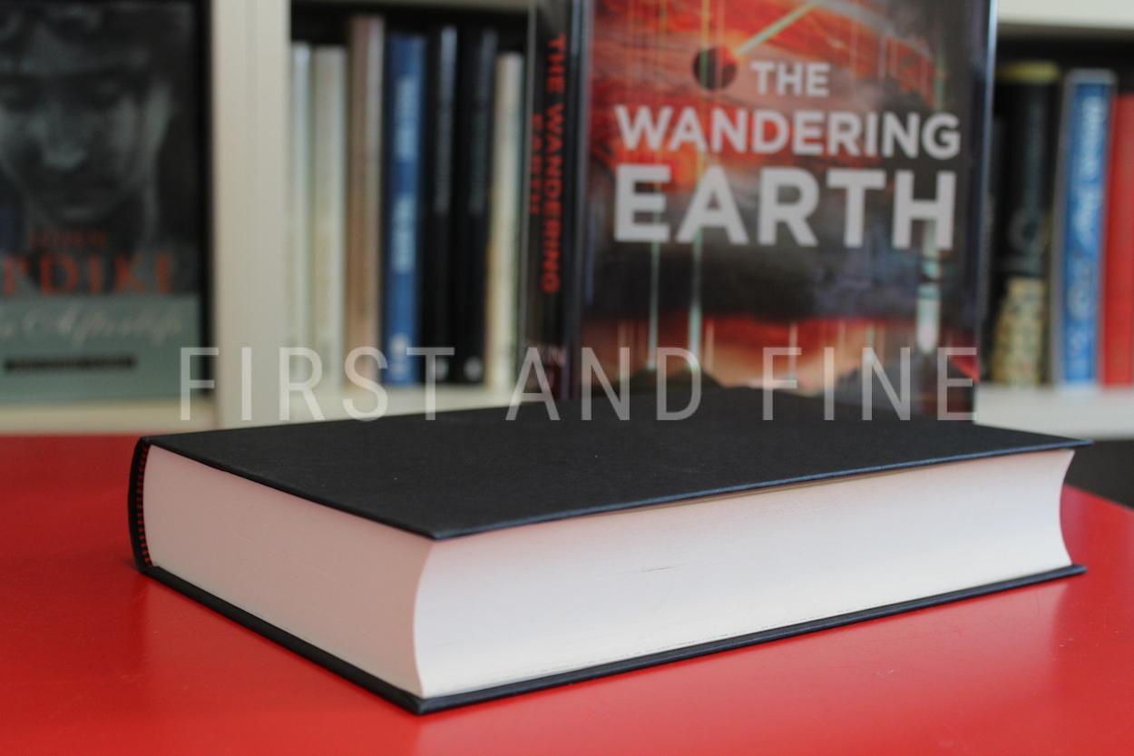 Liu, Cixin (2017) 'The Wandering Earth', double signed UK first edition (not the limited edition) - Image 5