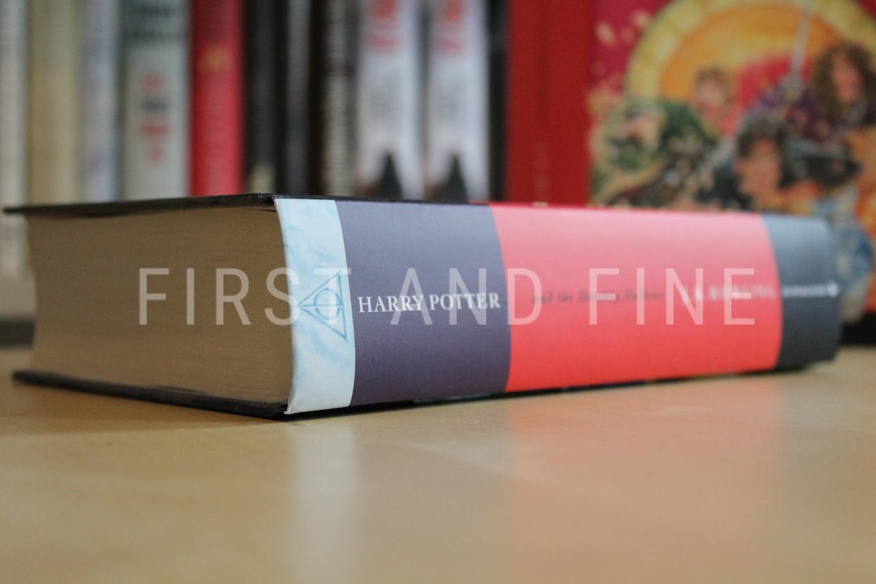 Rowling, JK (2007) 'Harry Potter and the Deathly Hallows', UK signed first edition - Image 6