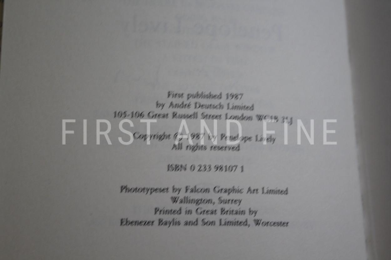 Lively, Penelope (1987) 'Moon Tiger', UK signed first edition - Image 3