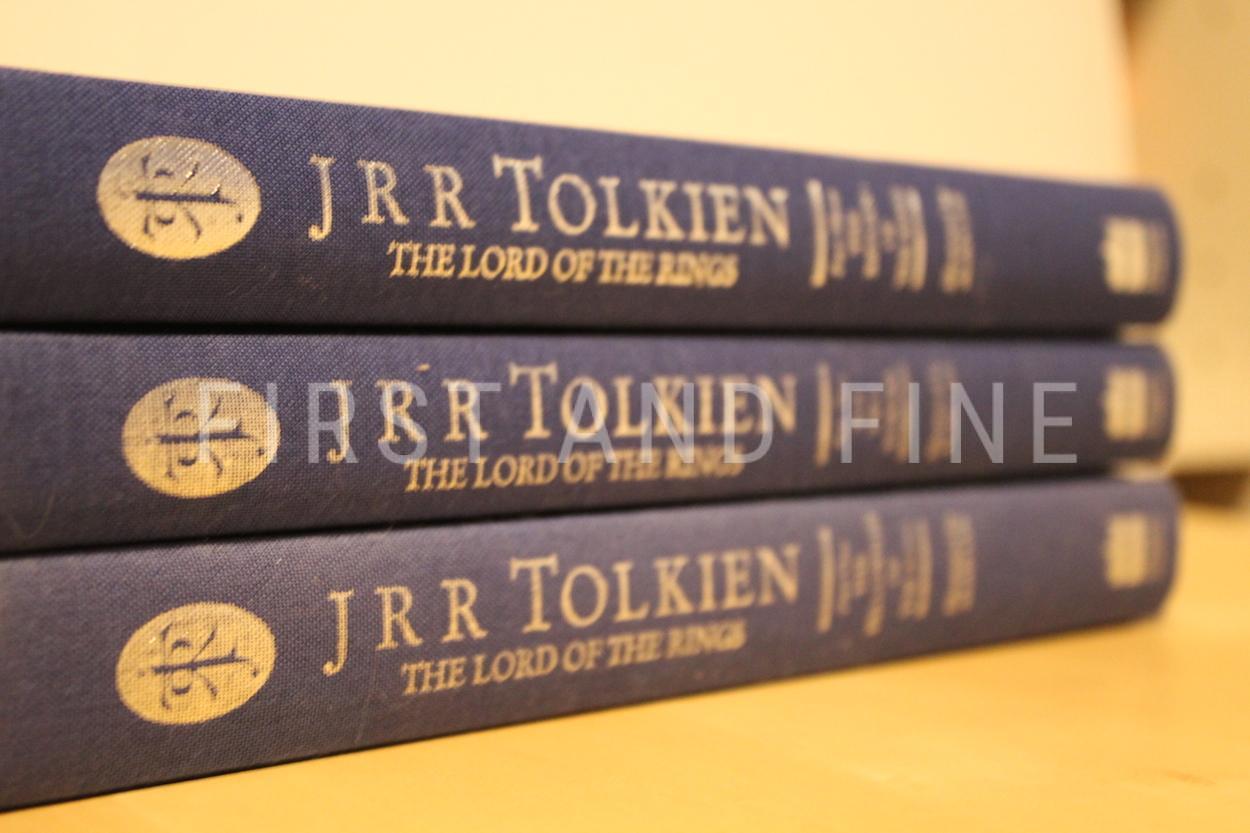 Tolkien, J.R.R.; Lee, Alan (illustr.) (1992) 'The Lord of the Rings', first edition set in three volumes, all signed by Alan Lee - Image 9