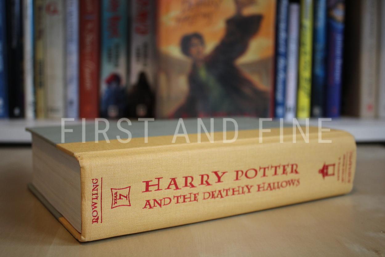 Rowling, J.K. (2007) 'Harry Potter and the Deathly Hallows', US signed first edition - Image 5