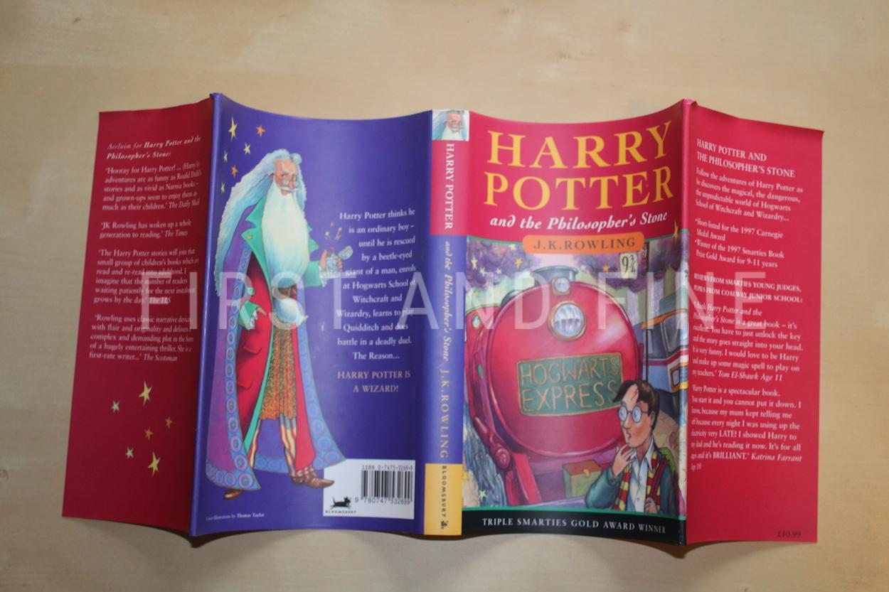 Rowling, J.K. (1997) 'Harry Potter and the Philosopher's Stone', UK first edition (later printing), signed by the film cast - Image 12