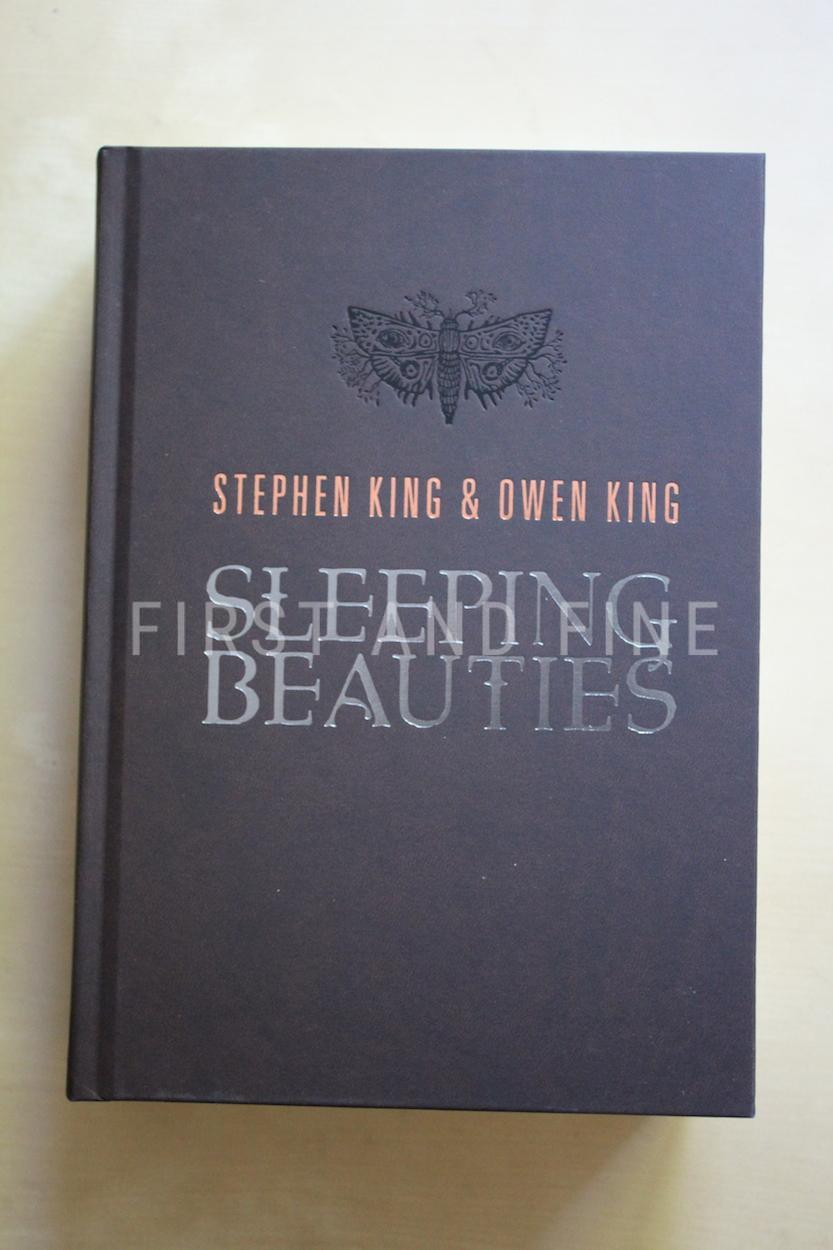 King, Stephen; King, Owen (2019) 'Sleeping Beauties', US signed limited edition with matching art portfolio - Image 9