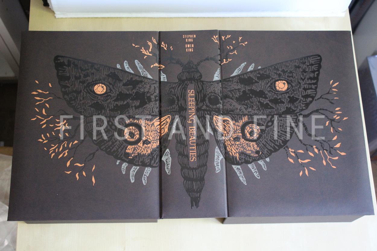 King, Stephen; King, Owen (2019) 'Sleeping Beauties', US signed limited edition with matching art portfolio - Image 13