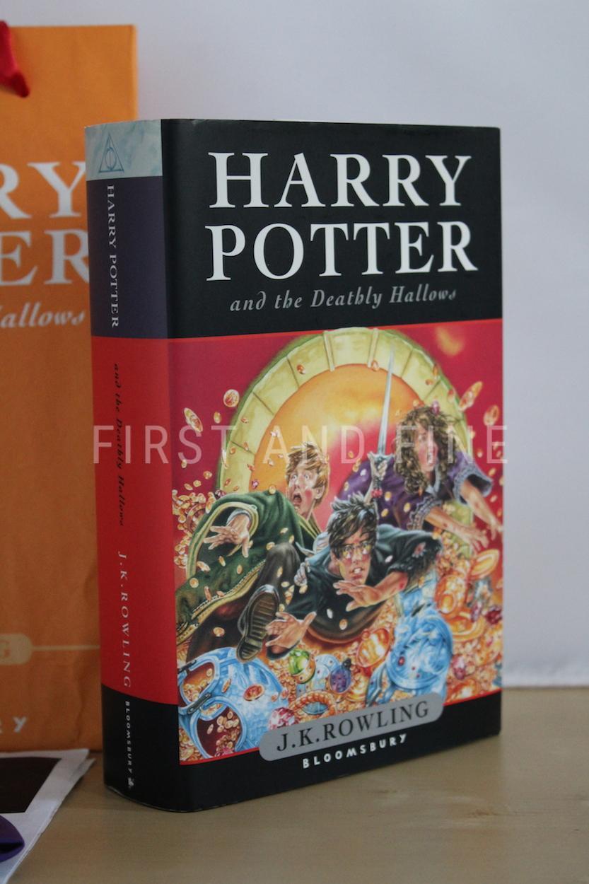 Rowling, J.K. (2007) 'Harry Potter and the Deathly Hallows', UK signed first edition with ephemera - Image 5
