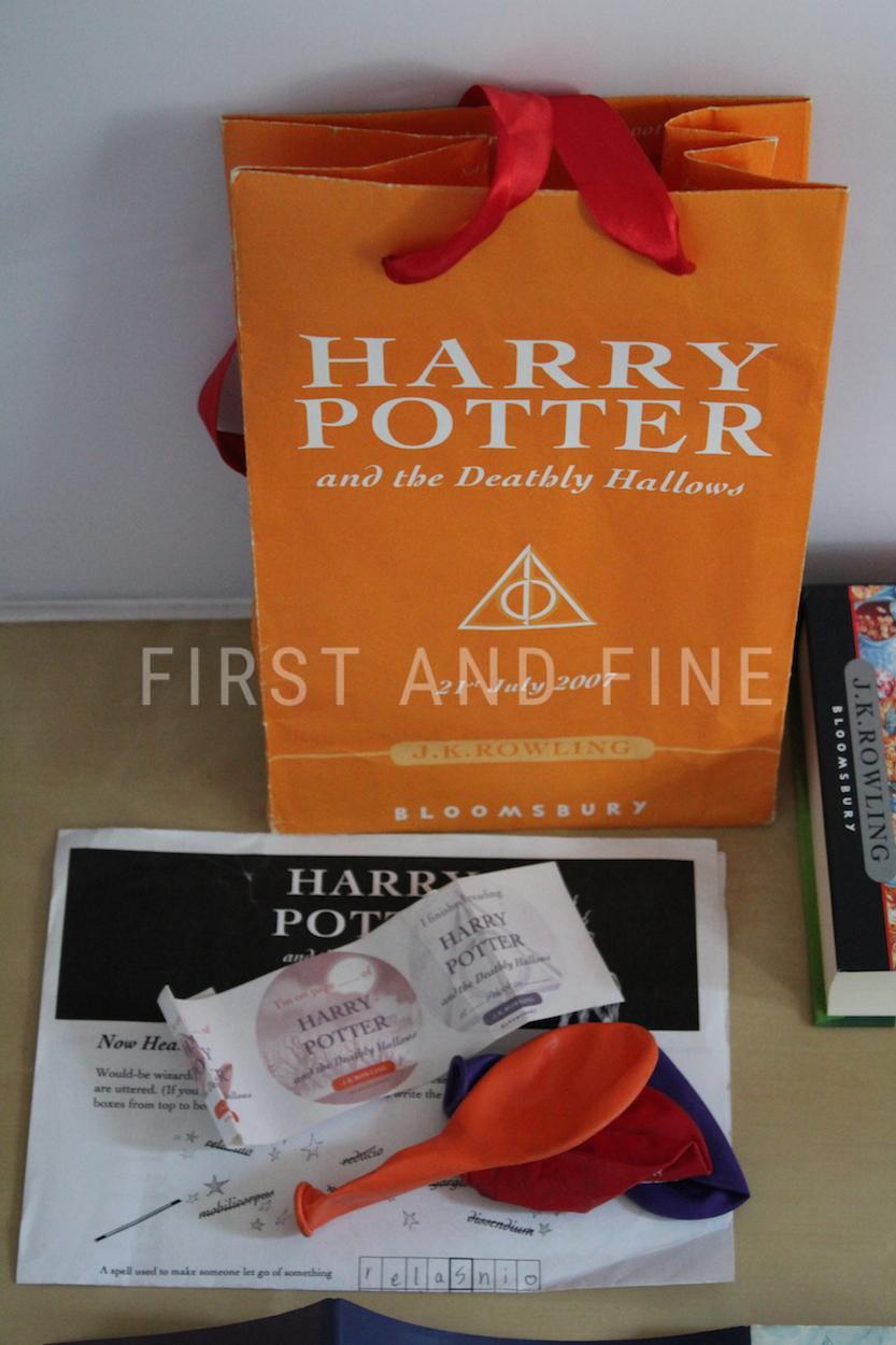 Rowling, J.K. (2007) 'Harry Potter and the Deathly Hallows', UK signed first edition with ephemera - Image 13