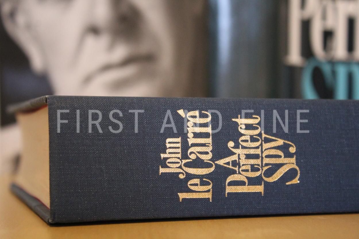 le Carré, John (1986) 'A Perfect Spy', UK signed first edition - Image 6