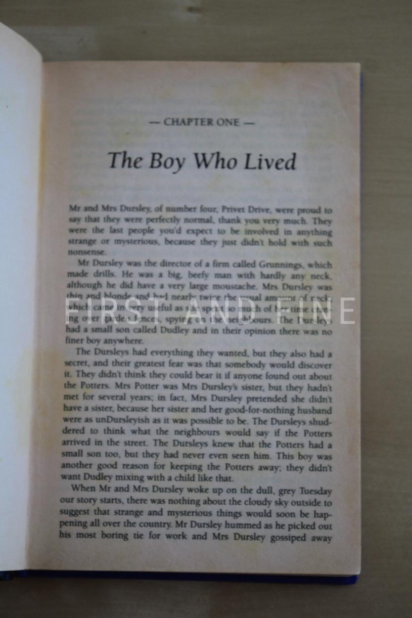 Rowling, J.K. (1997) 'Harry Potter and the Philosopher's Stone', UK hardback and true first edition published by Bloomsbury - Image 16