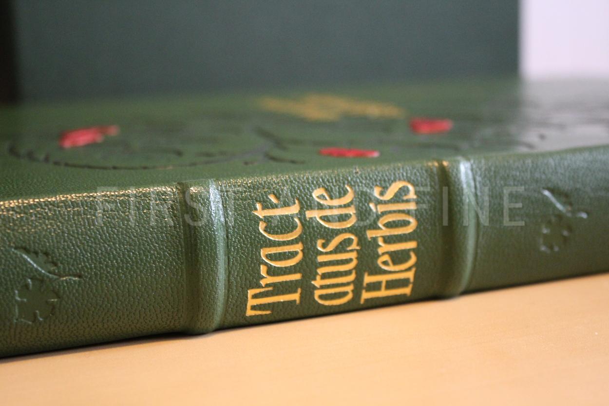 Tractatus de Herbis (2003), Folio Society limited edition - Image 4