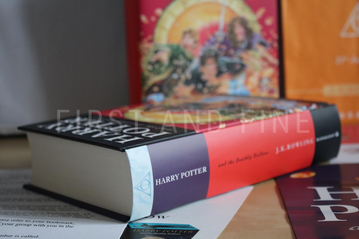 Rowling, J.K. (2007) 'Harry Potter and the Deathly Hallows', UK signed and uniquely inscribed first edition - Image 9