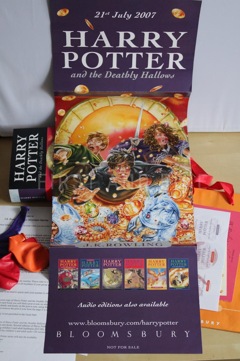 Rowling, J.K. (2007) 'Harry Potter and the Deathly Hallows', UK signed and uniquely inscribed first edition - Image 16