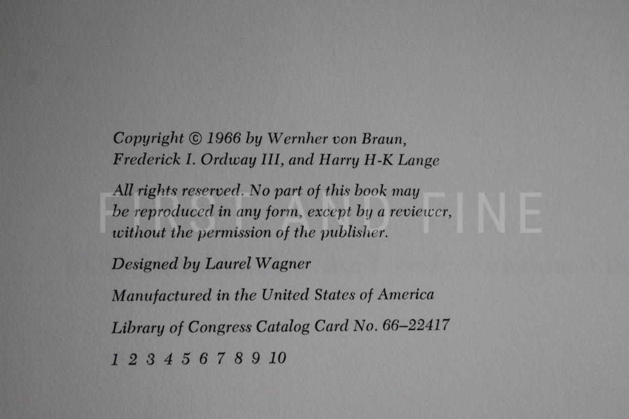 von Braun, Wernher (1966) ‘History of Rocketry and Space Travel’, US signed and inscribed first edition - Image 3