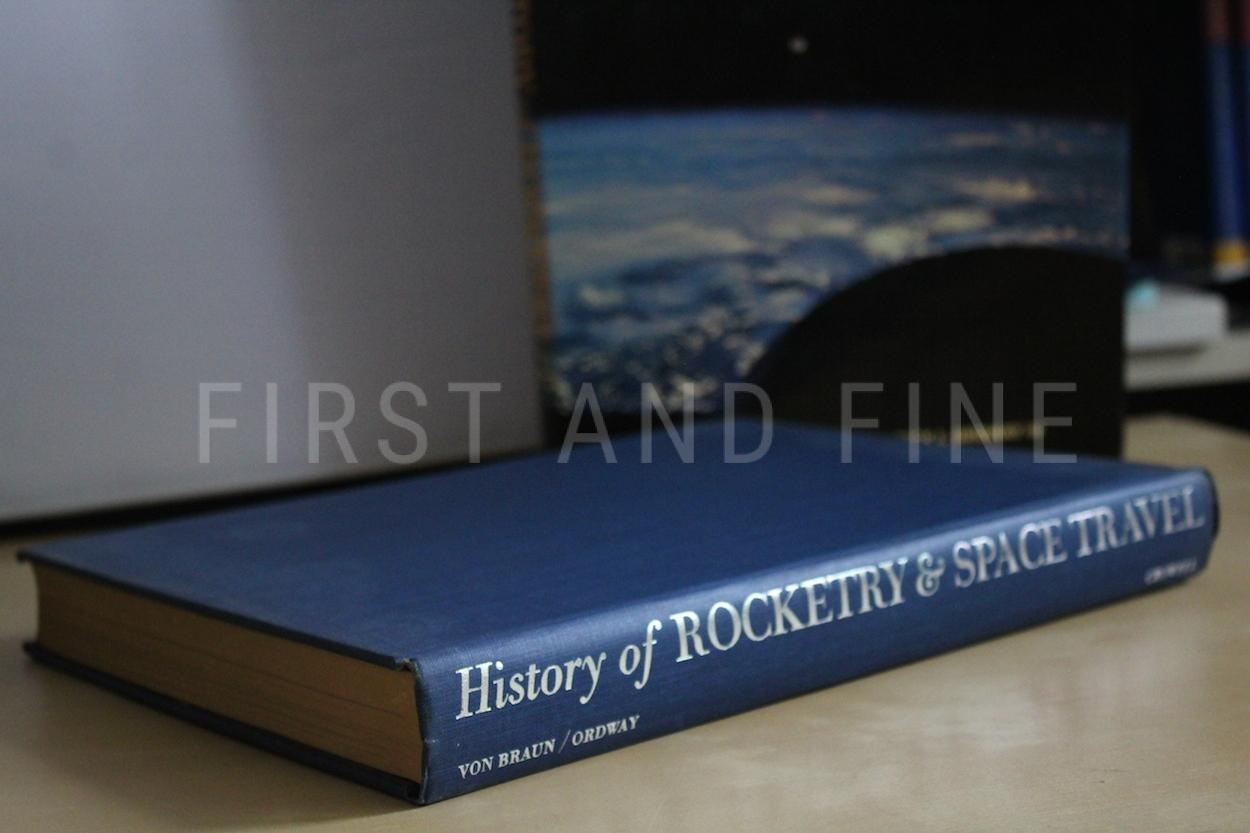 von Braun, Wernher (1966) ‘History of Rocketry and Space Travel’, US signed and inscribed first edition - Image 4
