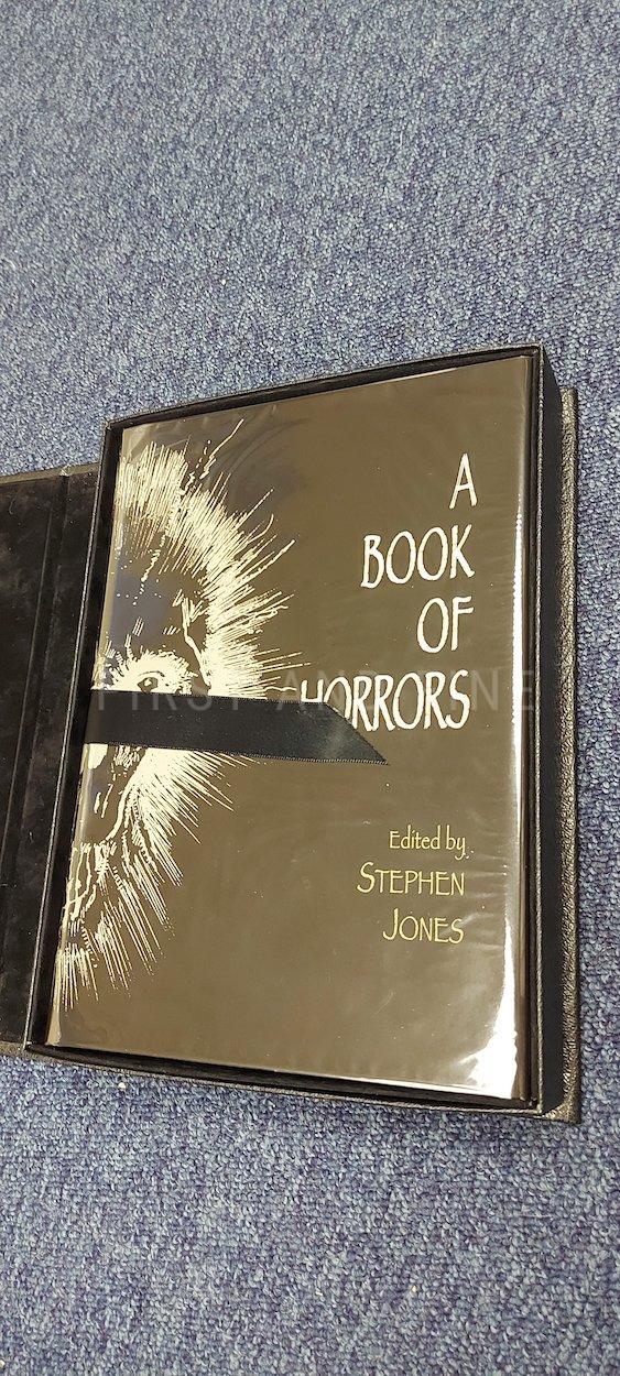 Jones, Stephen (ed) (2012) 'A Book of Horrors', US signed limited edition signed by Stephen King et al - Image 4