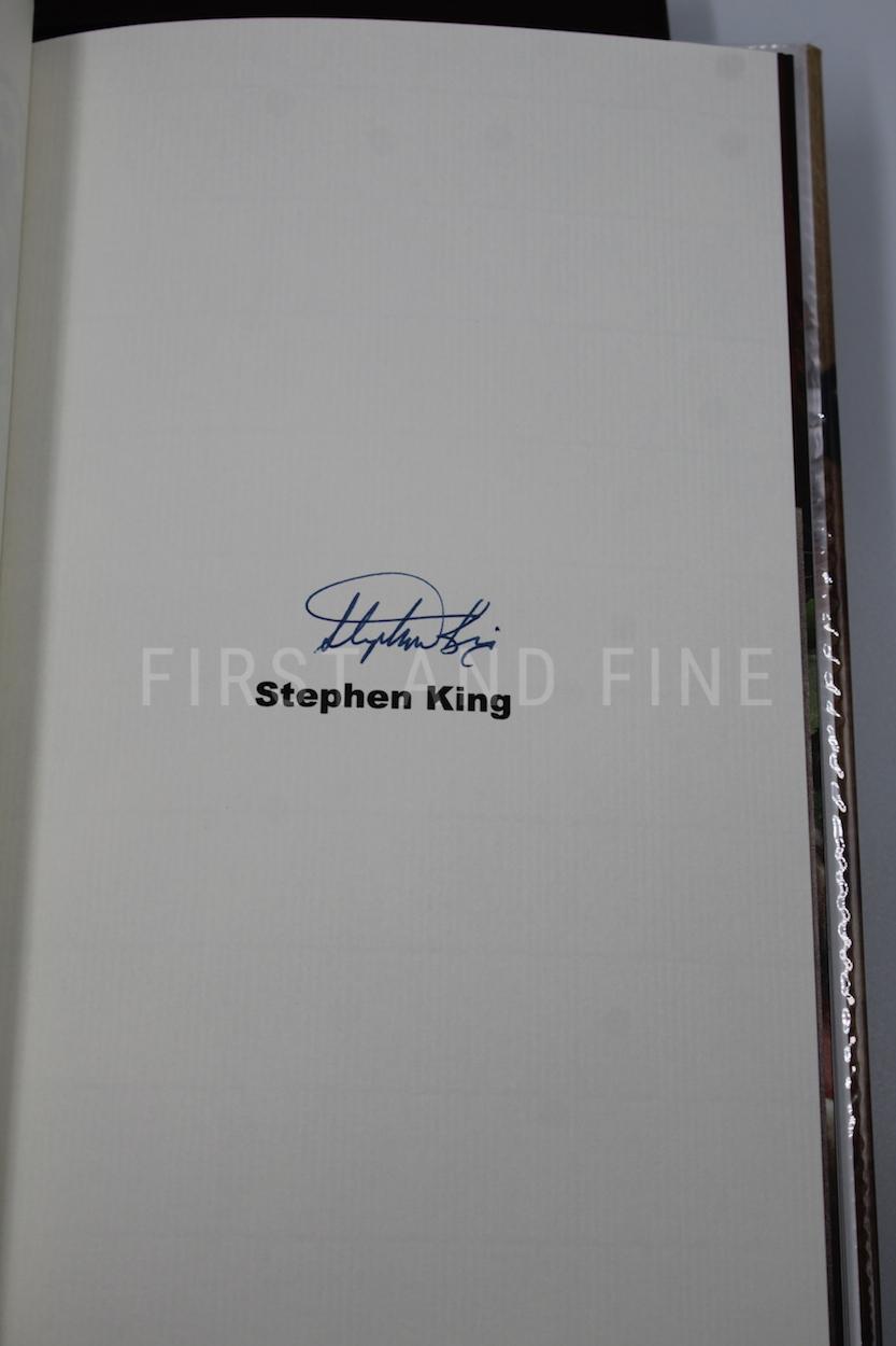 J. N. Williamson (2011) 'J.N. Williamson's Illustrated Masques', US signed lettered limited edition, Signed by Stephen King at al. - Image 2