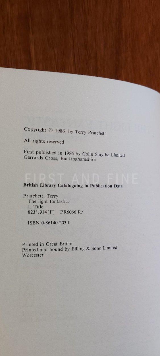Pratchett, Terry (1986) 'The Light Fantastic', UK signed and inscribed first edition - Image 3