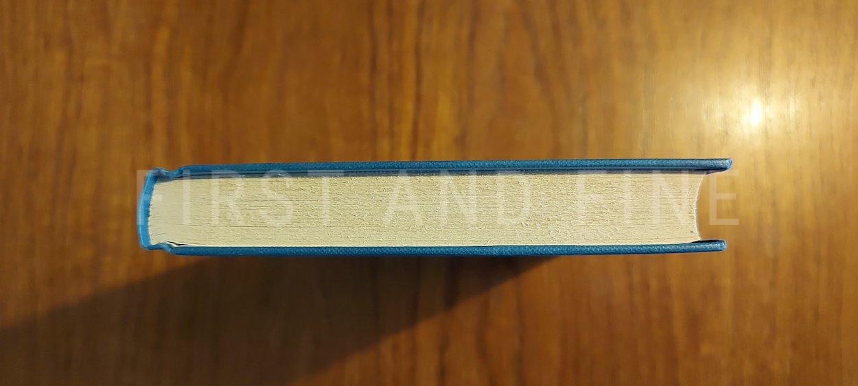 Pratchett, Terry (1986) 'The Light Fantastic', UK signed and inscribed first edition - Image 8