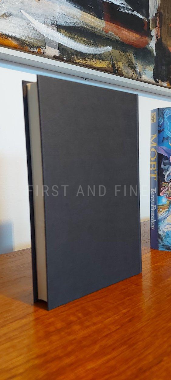 Pratchett (1987) 'Mort', UK signed and inscribed first edition - Image 5