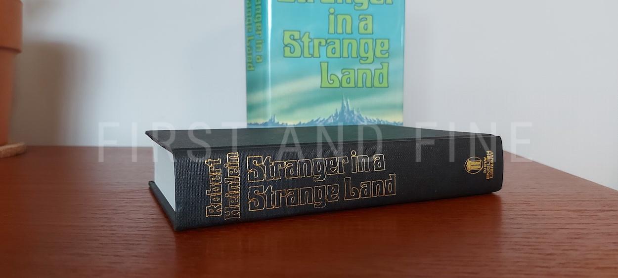 Heinlein, Robert (1977) 'Stranger in a Strange Land', UK first hardback edition - Image 4