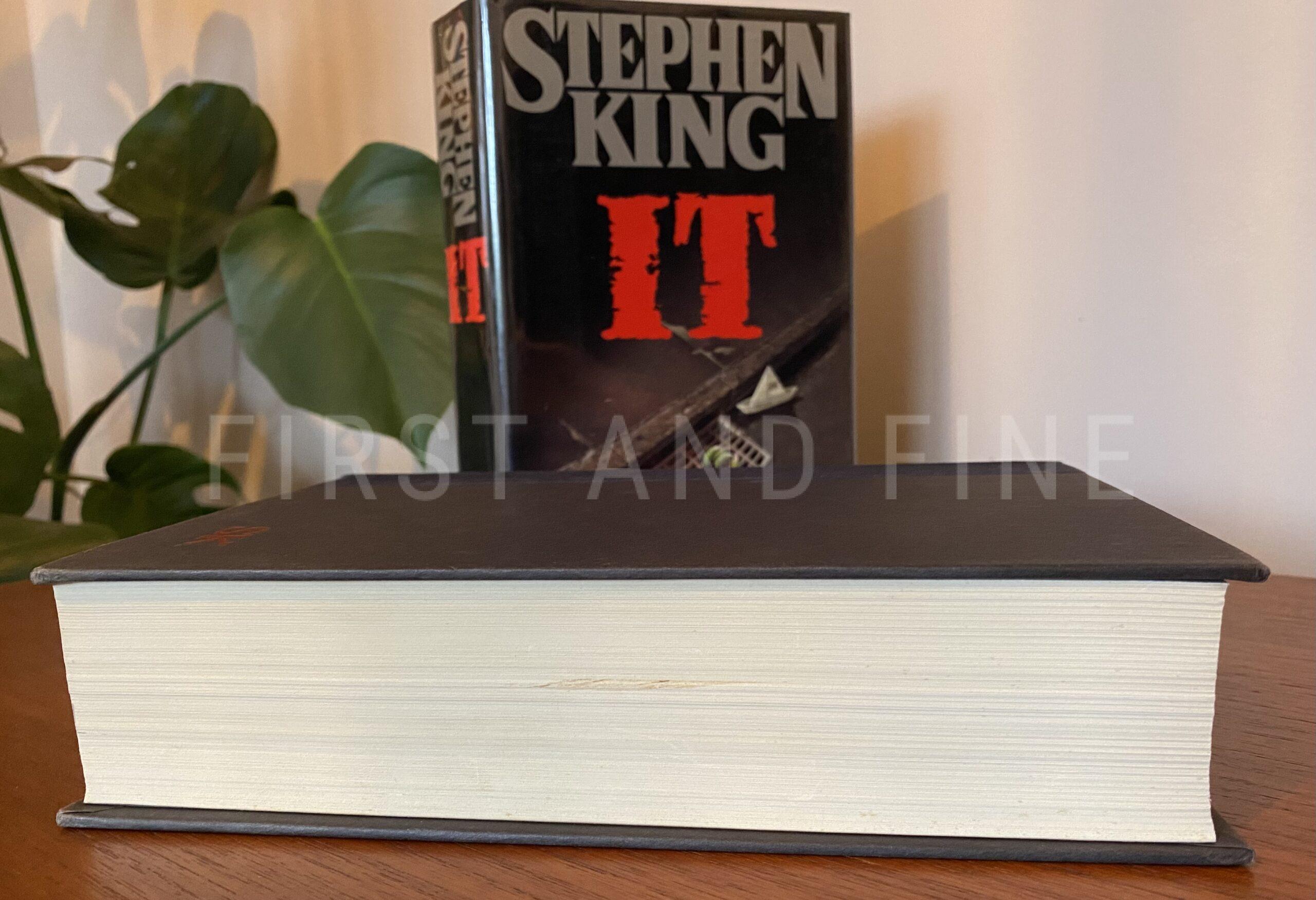 King, Stephen (1986) 'IT', US signed and beautifully inscribed first edition - Image 9