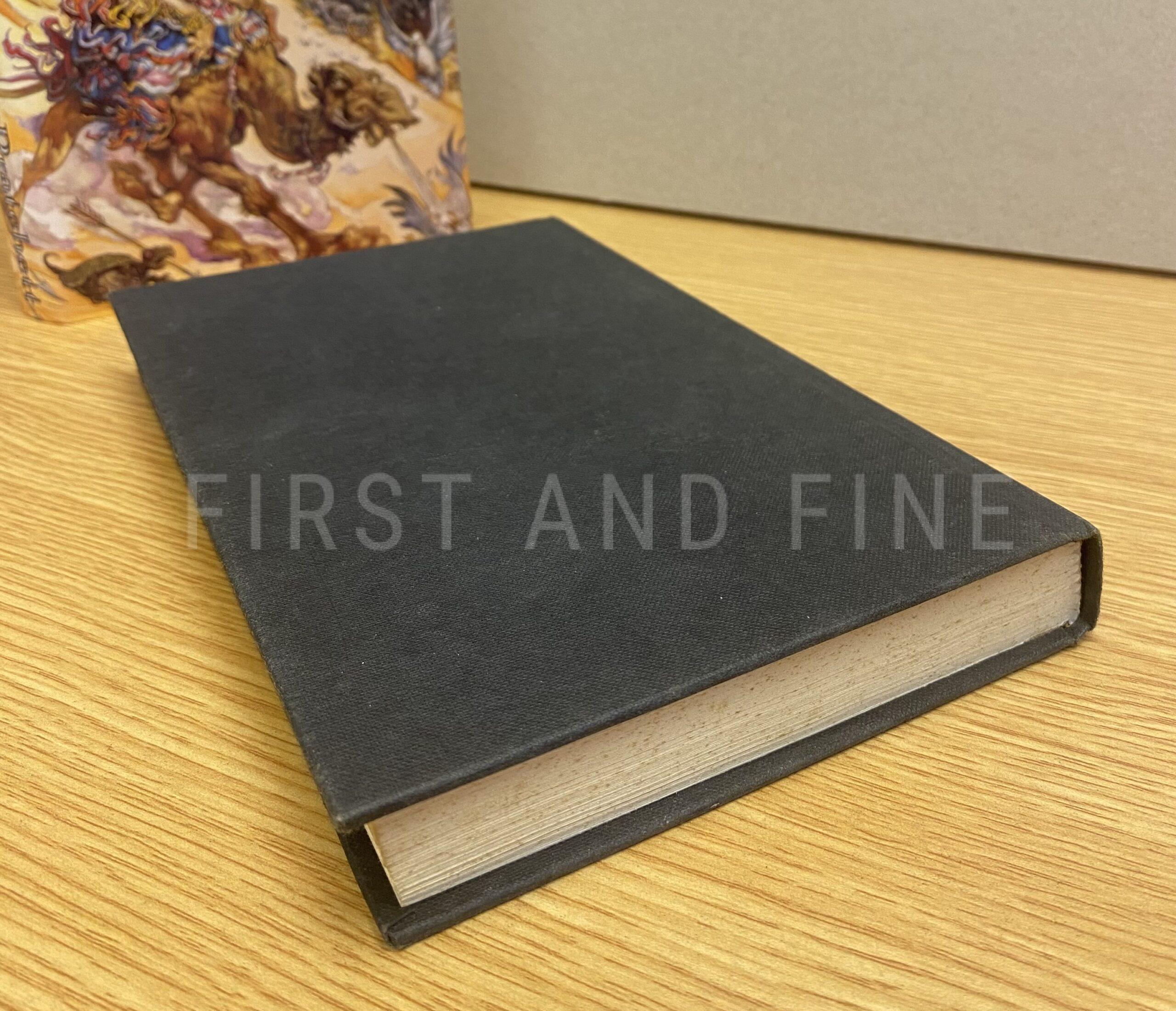 Pratchett, terryt (1989) 'Pyramids', UK signed first edition - Image 8